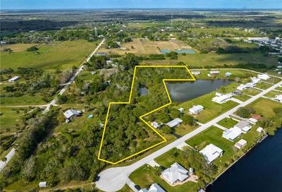 Jerdik Dr/Ted Beck Rd Rd Moore Haven FL 33471