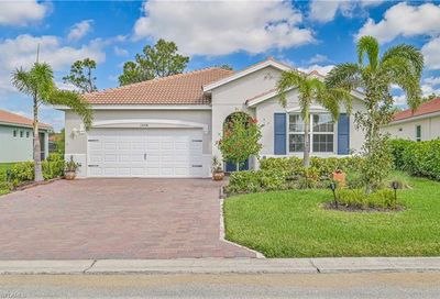 15108 Yellow Wood Dr Alva FL 33920