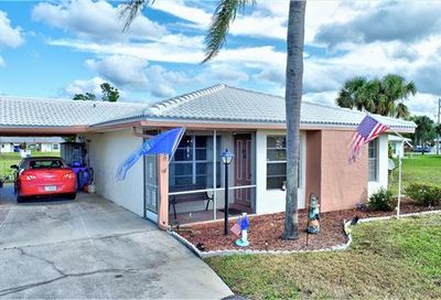 220 Oakmont Pkwy Lehigh Acres FL 33936