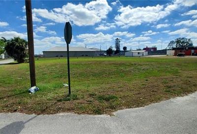 270 Avenue H SW Moore Haven FL 33471