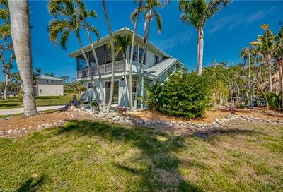 7372 Pomegranate Dr Bokeelia FL 33922