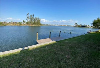 707 SW 3rd Ct 103 Cape Coral FL 33991