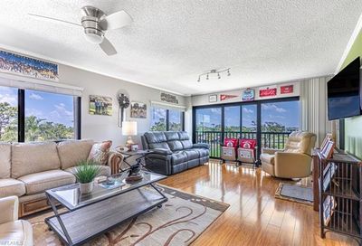 7406 Lake Breeze Dr 411 Fort Myers FL 33907