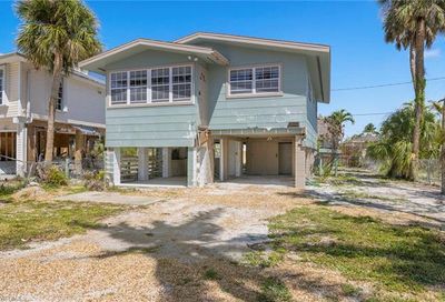 125 Coconut Dr Fort Myers Beach FL 33931