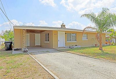 5727 Winkler Rd Fort Myers FL 33919