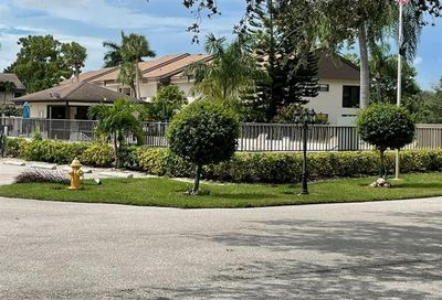 5650 Trailwinds Dr 111 Fort Myers FL 33907