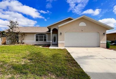 413 SW 43rd Ter Cape Coral FL 33914