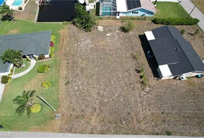 1233 SE 39th Ter Cape Coral FL 33904