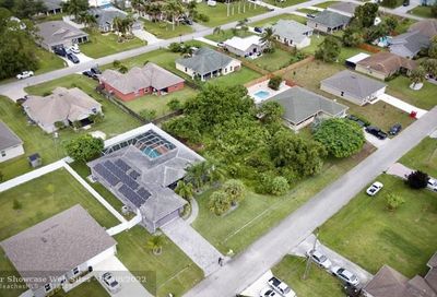 1950 SW Lennox St Saint Lucie Village FL 34953