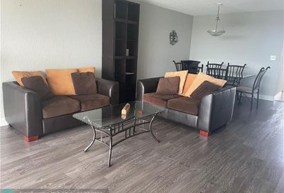 605 Oaks Dr Pompano Beach FL 33069
