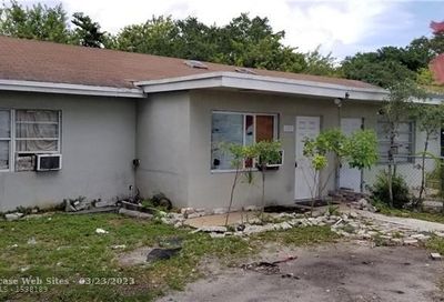 1425 NE 131st St North Miami FL 33161