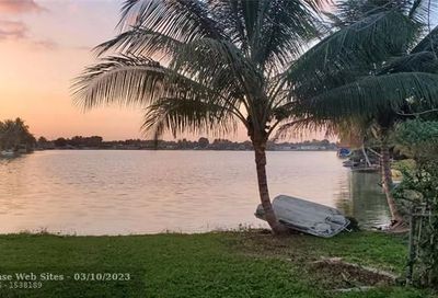 790 W 63rd Dr Hialeah FL 33012