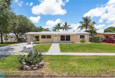 5181 SW 14th St Plantation FL 33317