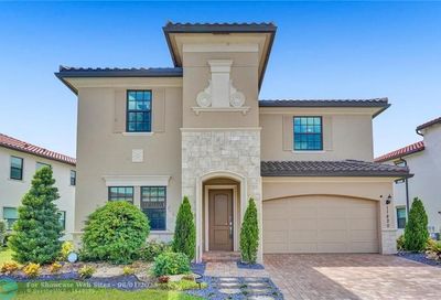 11820 N Baypoint Cir Parkland FL 33076