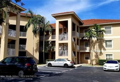 2941 Riverside Dr Coral Springs FL 33065