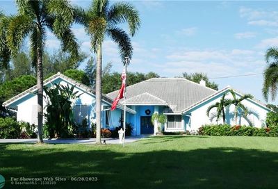 5011 SW 111th Ter Davie FL 33328