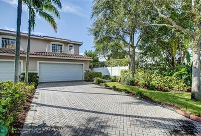 2560 NE 11th St Pompano Beach FL 33062