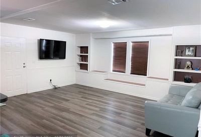 8708 Berkley Dr Davie FL 33324