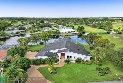 4905 Woodlands Blvd Tamarac FL 33319