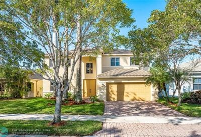 905 Nandina Dr Weston FL 33327