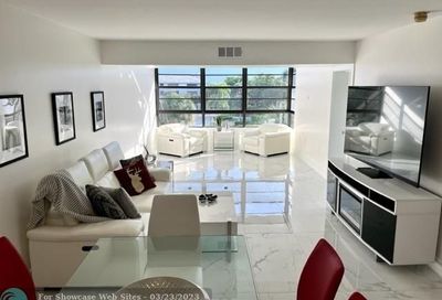 3826 Whitehall Dr West Palm Beach FL 33401