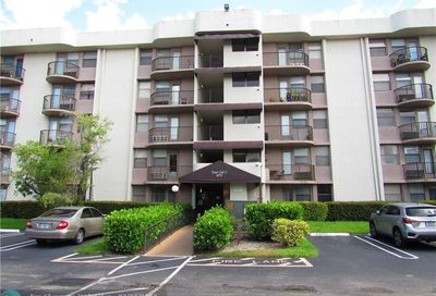 2771 Riverside Dr Coral Springs FL 33065