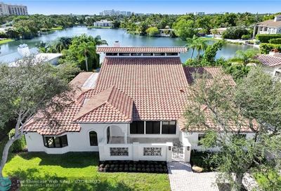 19 Seneca Rd Sea Ranch Lakes FL 33308