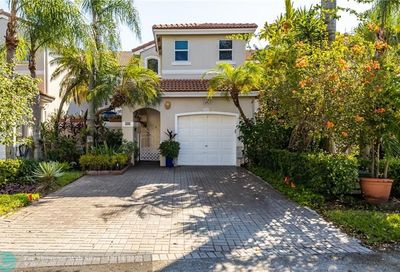 1609 Weeping Willow Way Hollywood FL 33019