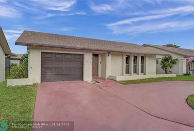 2343 SW 17th Dr Deerfield Beach FL 33442