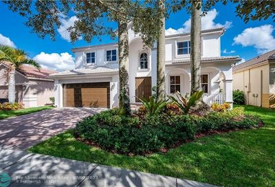 929 Tulip Cir Weston FL 33327