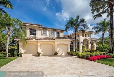 2534 Montclaire Ct Weston FL 33327