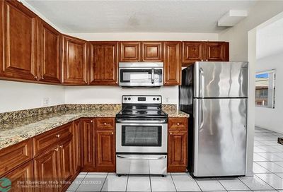 151 SW 134 Camino Pembroke Pines FL 33027