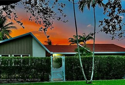 417 SE 4th St Dania Beach FL 33004