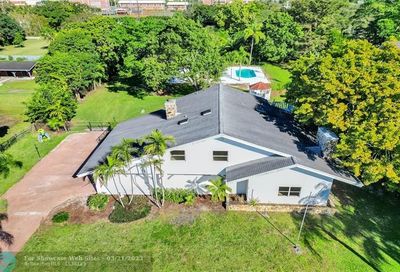 11811 SW 3rd St Plantation FL 33325