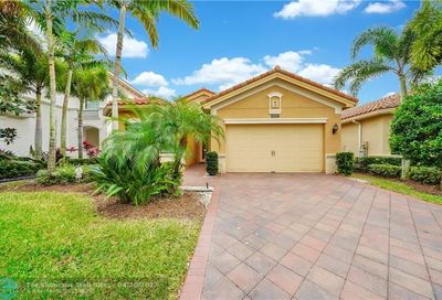 9512 Eden Roc Ct Delray Beach FL 33446