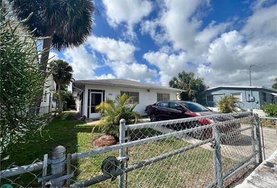 820 4th St West Palm Beach FL 33401