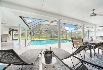 2056 Deer Creek Woodlake Cir Deerfield Beach FL 33442