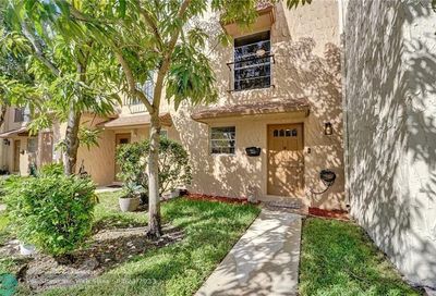 533 N Pine Island Rd Plantation FL 33324