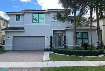 19124 Seneca Ave Weston FL 33332