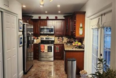 2110 Bayberry Dr Pembroke Pines FL 33024