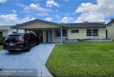 2703 NW 55th St Tamarac FL 33309