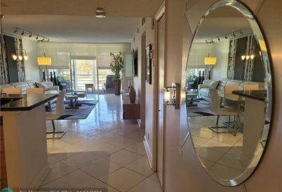 575 Oaks Ln Pompano Beach FL 33069