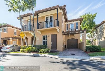 6861 Julia Gardens Dr Coconut Creek FL 33073