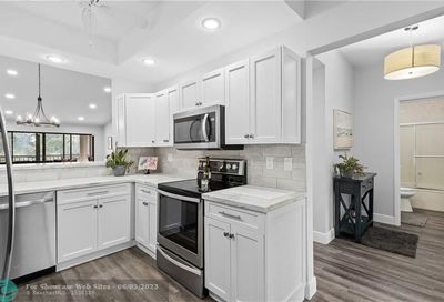5021 Oak Hill Lane Delray Beach FL 33484