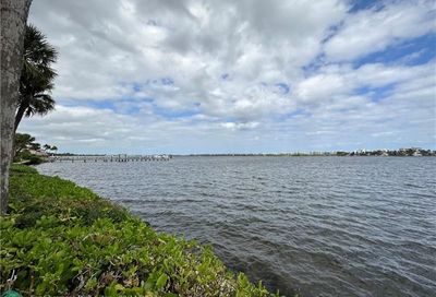 100 Waterway Dr Lantana FL 33462