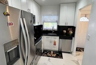 9400 N Sunrise Lakes Blvd Sunrise FL 33322