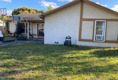8440 NW 4th St Pembroke Pines FL 33024
