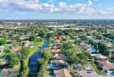 9975 Ramblewood Dr Coral Springs FL 33071