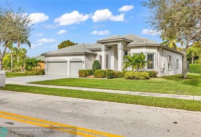 5647 NW 109th Ln Coral Springs FL 33076
