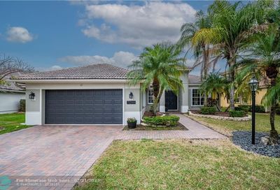 7098 NW 111th Ter Parkland FL 33076